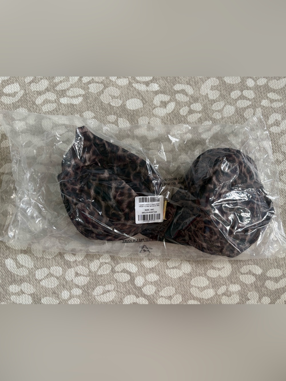 Torrid 44C lightly lined front closure t-shirt bra